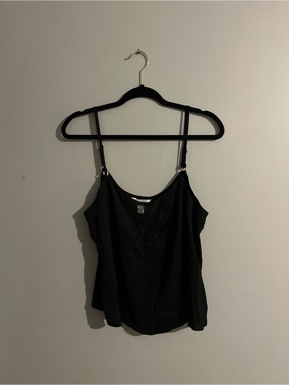 sofia by sofia vergara Black Satin-Look Camisole Tank Top cropped size large